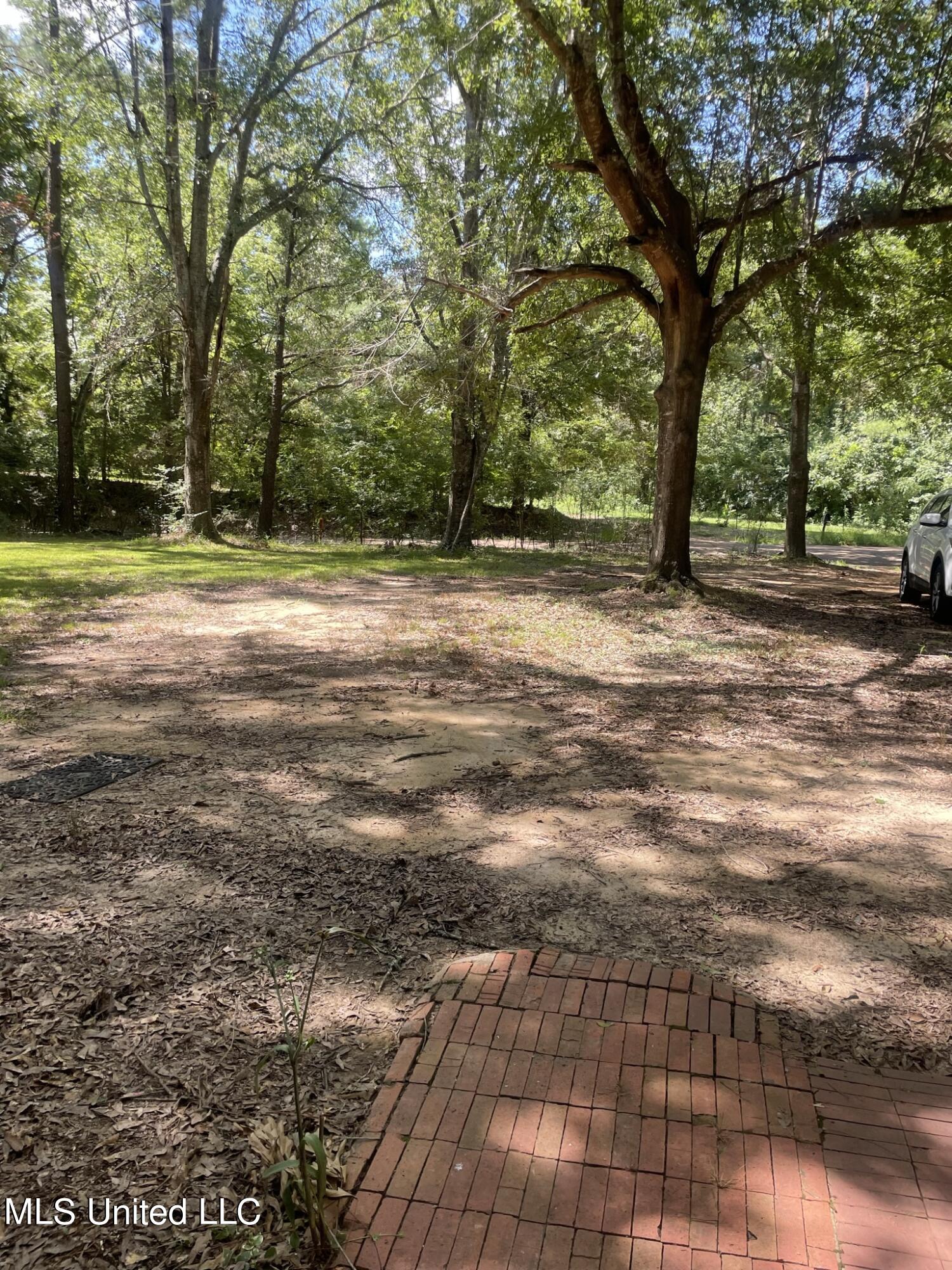 519 Davis Crossing Road Canton, MS 39046 - Photo 2 of 12 E3759390-7341-4A02-B9D9-5B1B669A721C