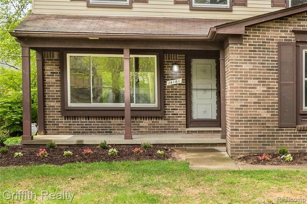 14161 Riverside Street Livonia, MI 48154 - Photo 2 of 34