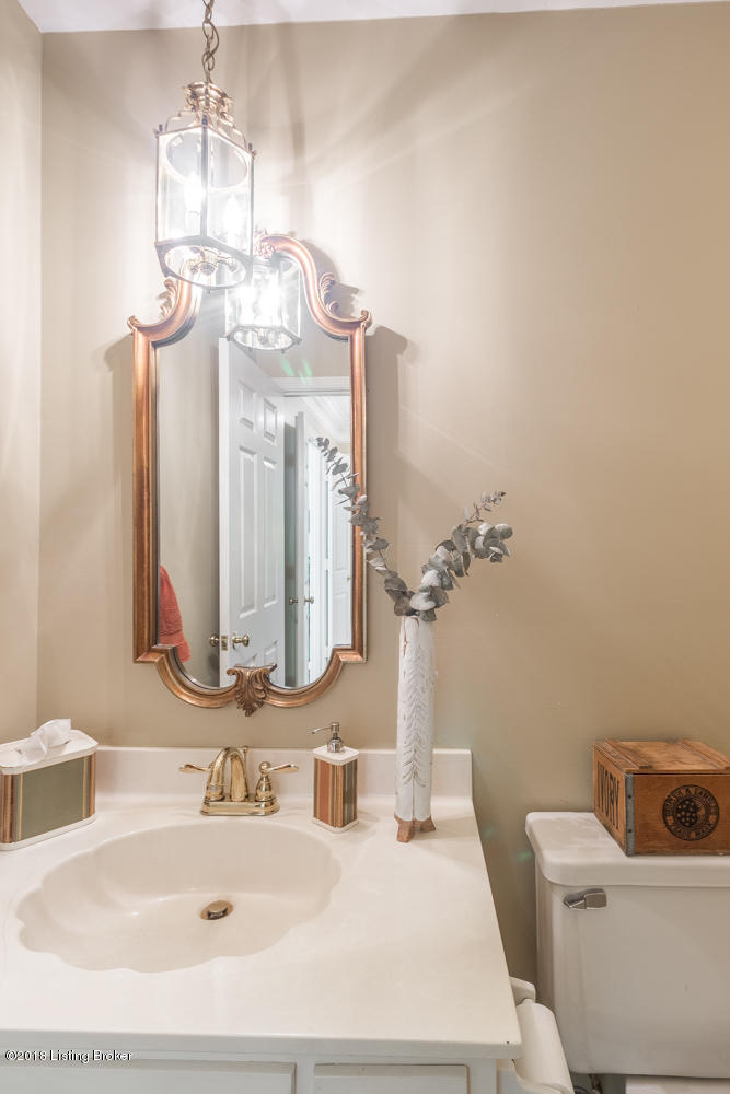 2307 Fallsview Road Louisville, KY 40207 - Photo 13 of 45 2307 Fallsview Rd-16