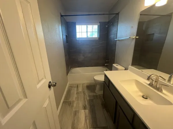 $349,900 | 704 Inglewood Trail, DeSoto, TX 75115