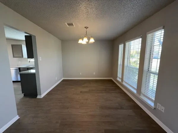 $349,900 | 704 Inglewood Trail, DeSoto, TX 75115