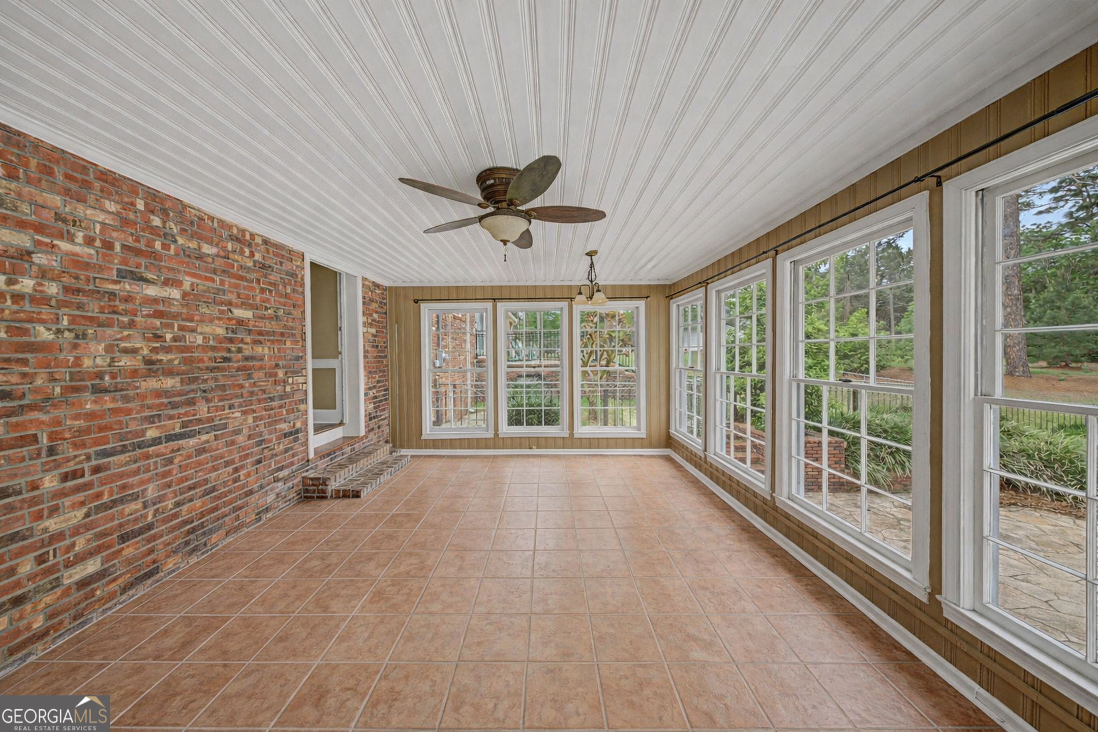 306 Holly Trail Moultrie, GA 31768 - Photo 27 of 40 a view of an empty room with a window