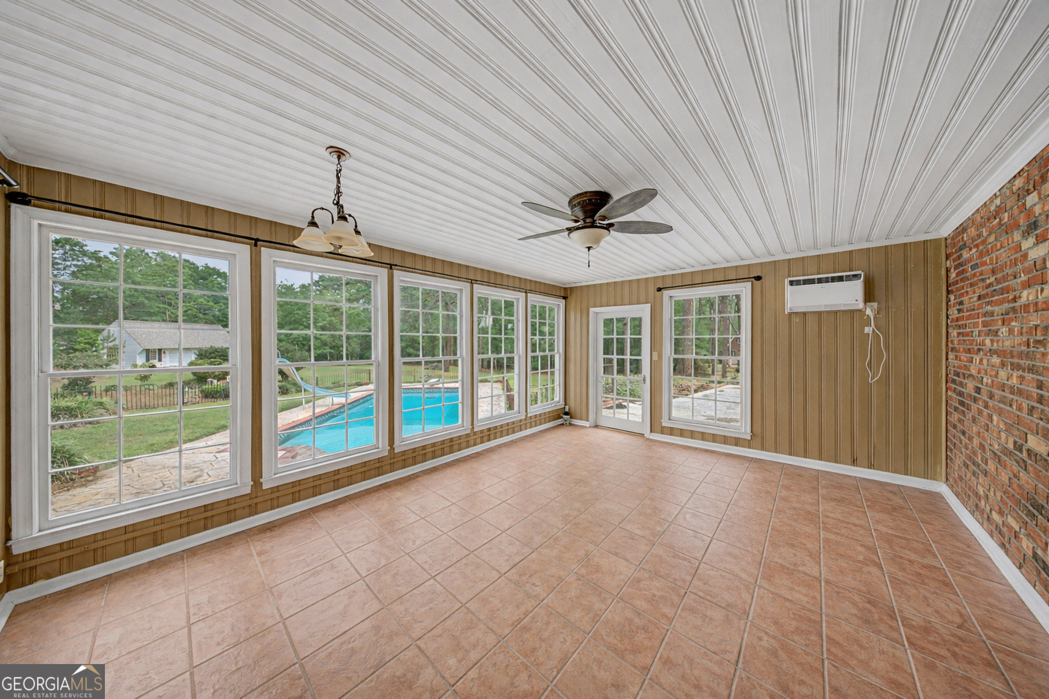 306 Holly Trail Moultrie, GA 31768 - Photo 28 of 40 a view of an empty room with a window