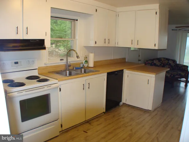 $2,000 | 603 Lake Drive, Lusby, MD 20657