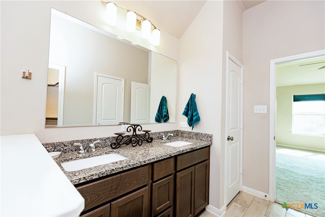 903 Fallbrook Drive Temple, TX 76502 - Photo 16 of 33 Bright and spacious.