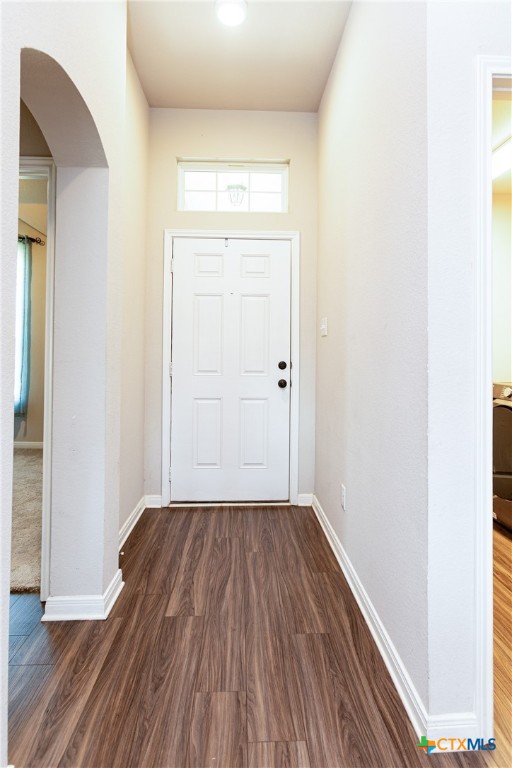 903 Fallbrook Drive Temple, TX 76502 - Photo 2 of 33 Interior front door and spacious entrance.