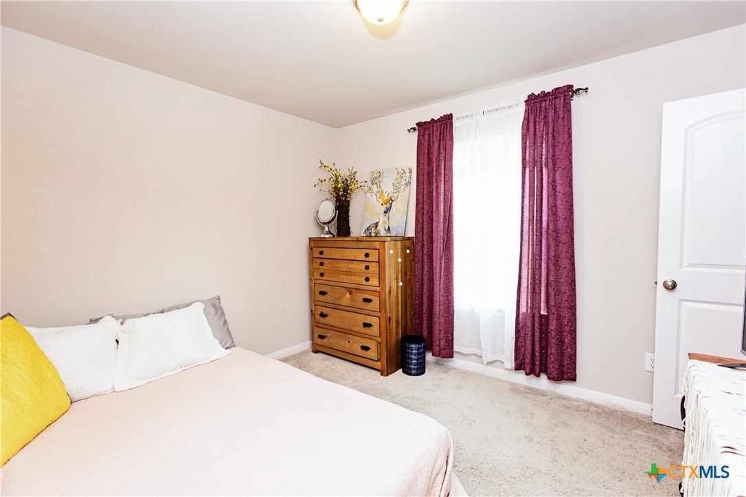 903 Fallbrook Drive Temple, TX 76502 - Photo 23 of 33 Large Bedroom #3.