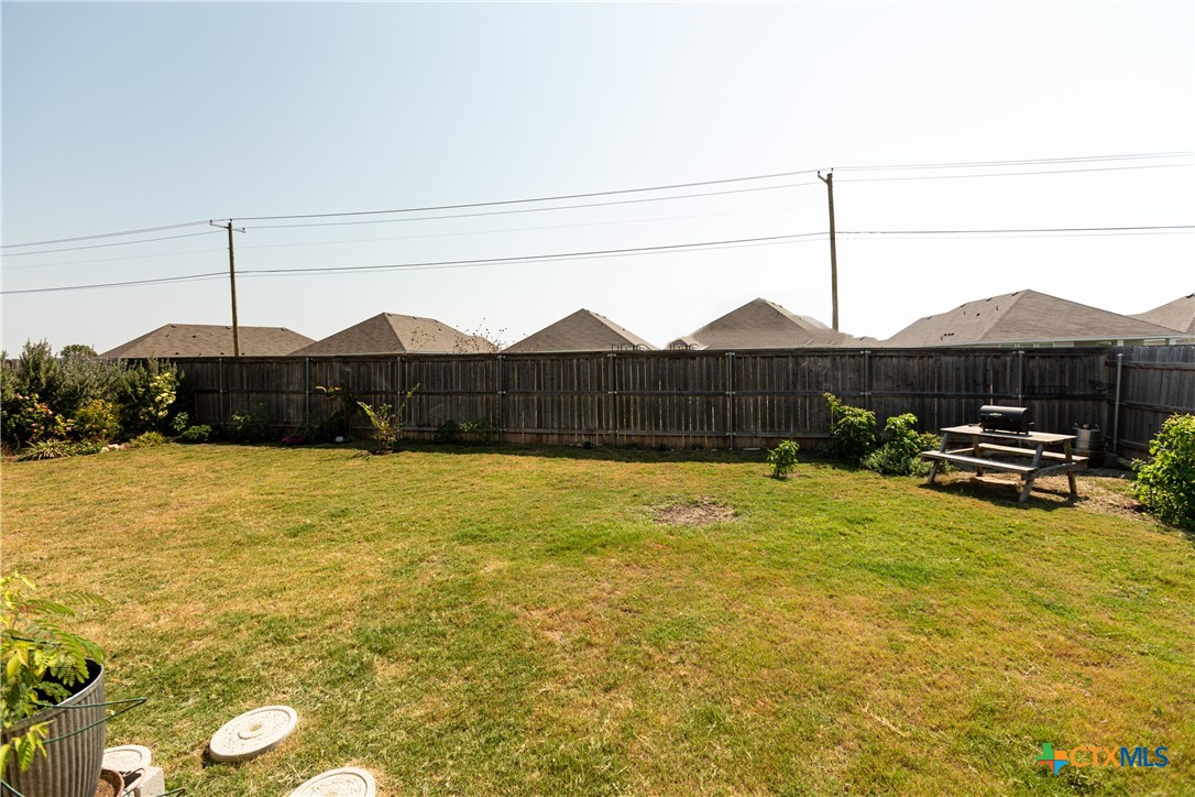 903 Fallbrook Drive Temple, TX 76502 - Photo 28 of 33 Large backyard.