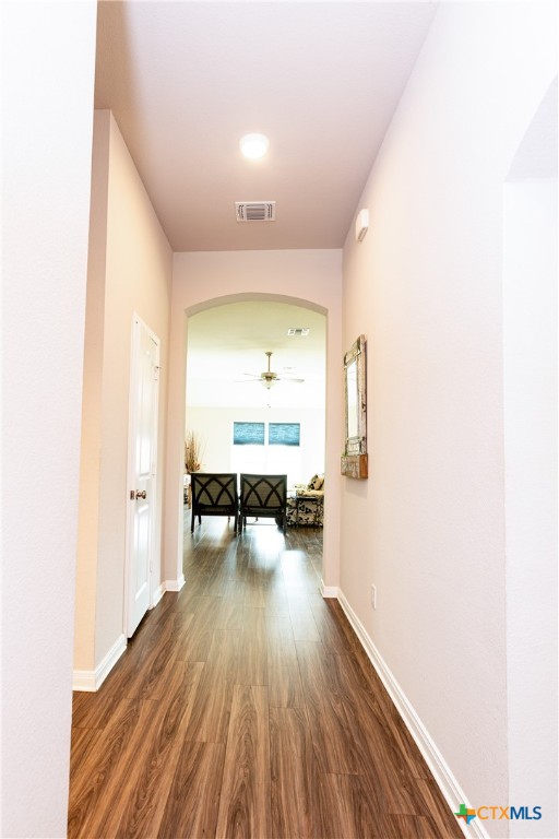 903 Fallbrook Drive Temple, TX 76502 - Photo 3 of 33 Excellent view into the open living area. Notice grand entrance high ceiling throughout.