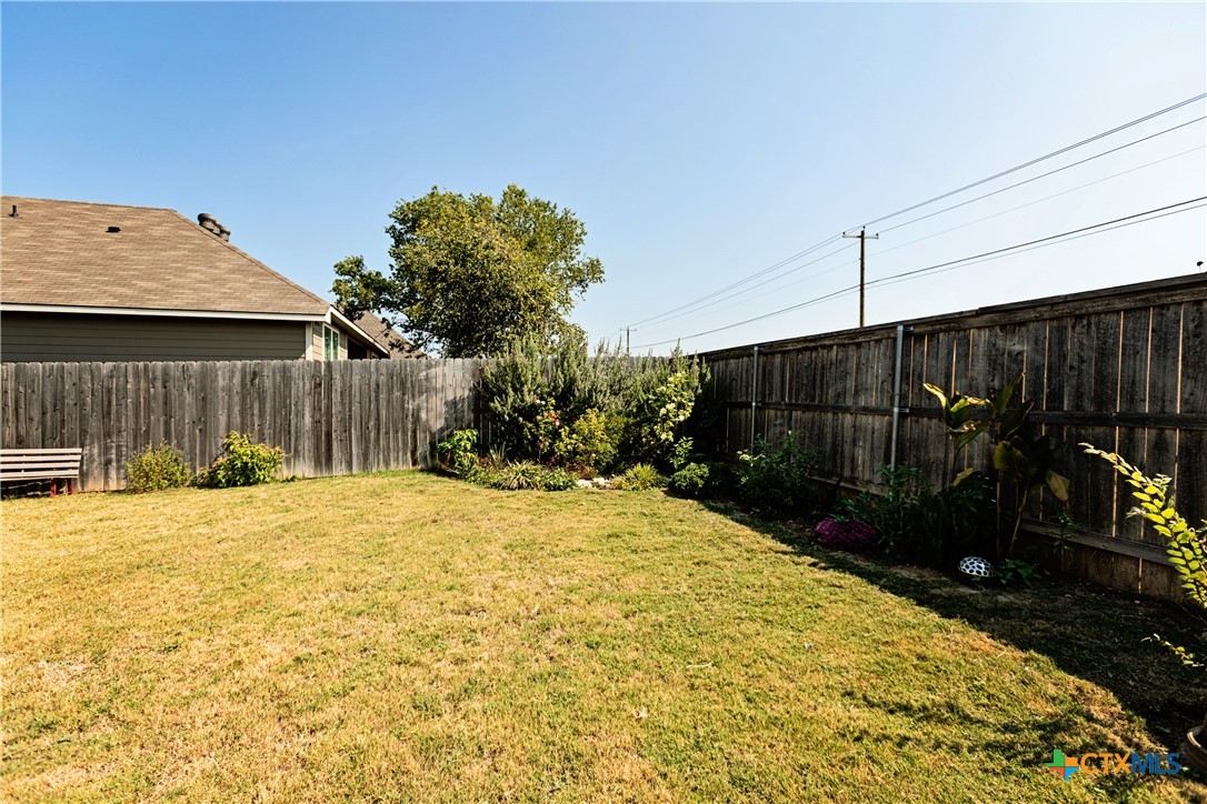 903 Fallbrook Drive Temple, TX 76502 - Photo 31 of 33 Room for the kids and their furry friends.