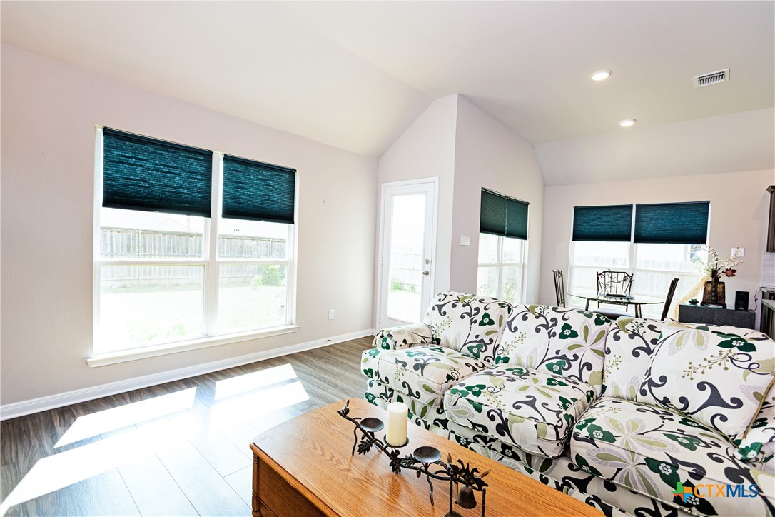 903 Fallbrook Drive Temple, TX 76502 - Photo 6 of 33 An abundance of natural light brightens the living and dining area.