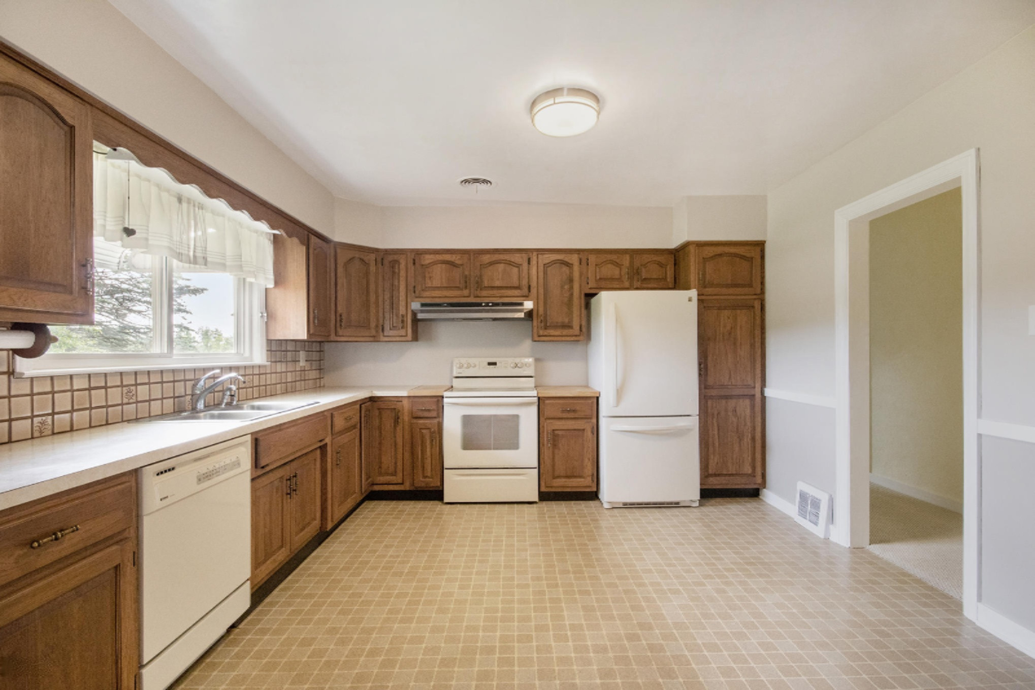 520 13 Mile Road Northeast, Unit D Sparta, MI 49345 - Photo 10 of 25 IMG_4335-
