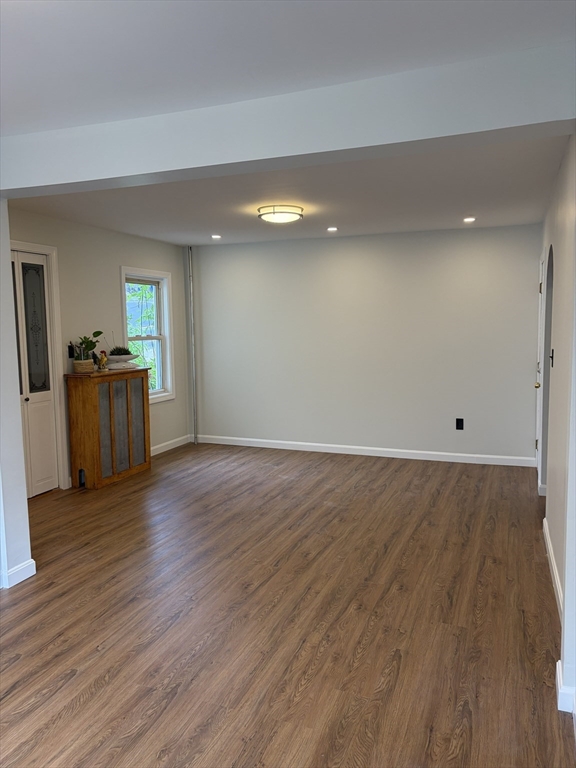 52 Harrison Street Worcester, MA 01604 - Photo 5 of 32