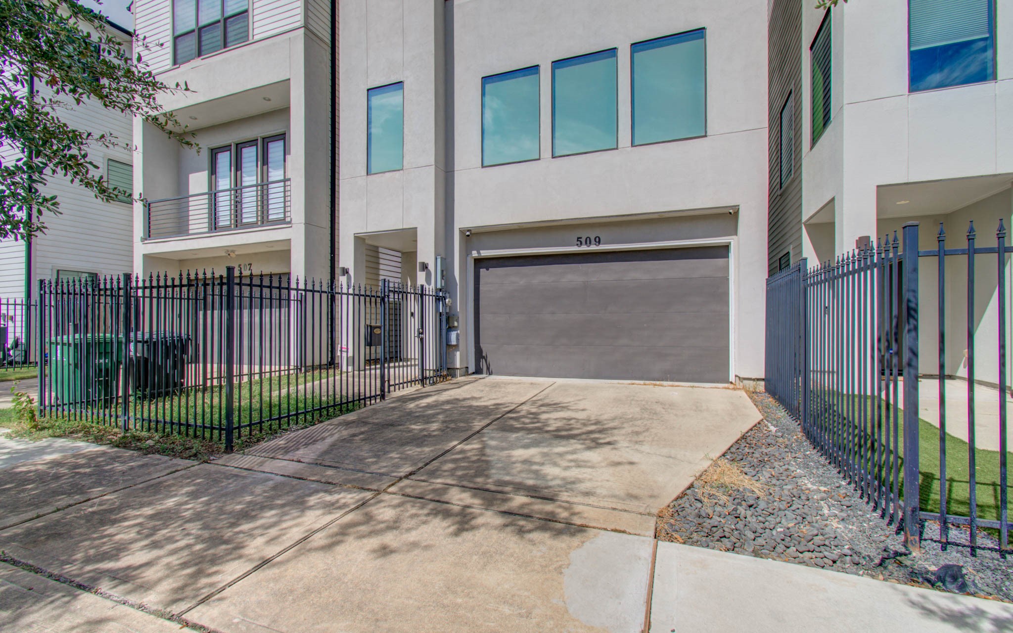 509 Gregg Street Houston, TX 77020 - Photo 3 of 38 a view of a brick house with many windows