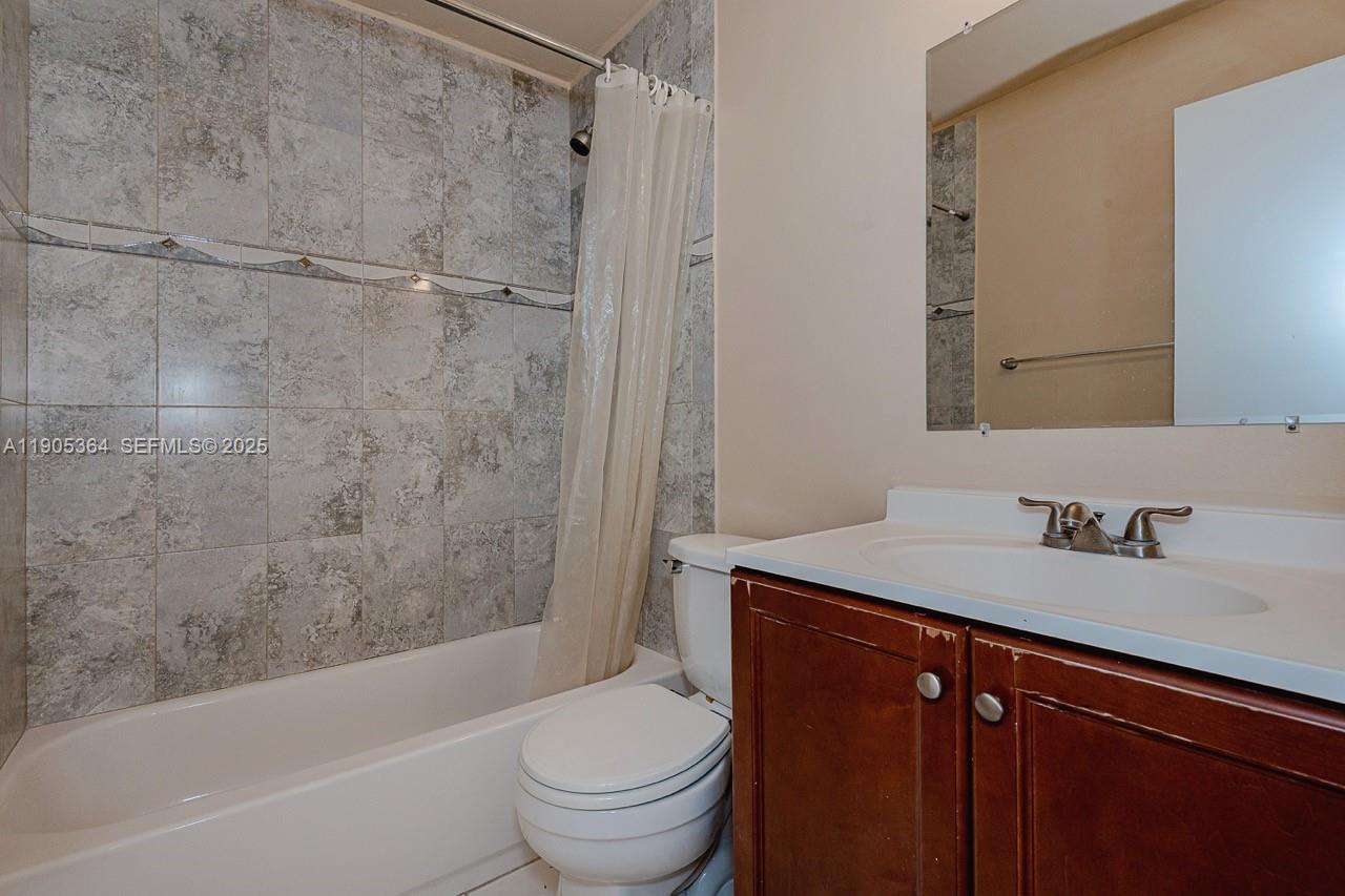 401 Southwest 76th Terrace Pompano Beach, FL 33068 - Photo 19 of 31 Photo 19