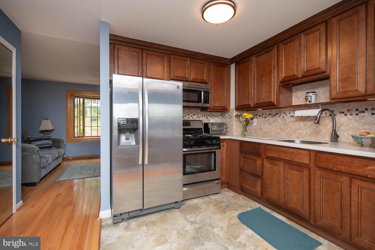 3606 Merrick Road Philadelphia, PA 19129 - Photo 8 of 27 Gallery Image 8