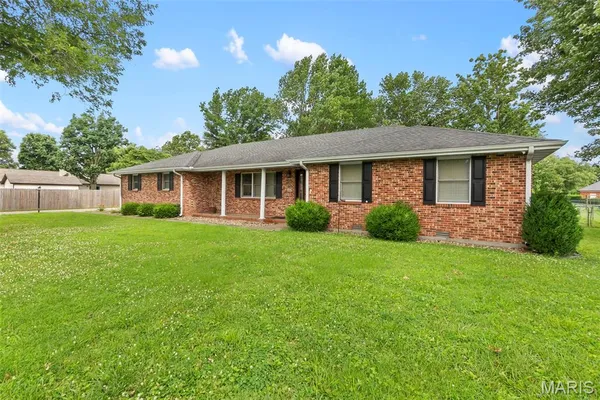 $270,000 | 218 Thomas Drive, Sikeston, MO 63801