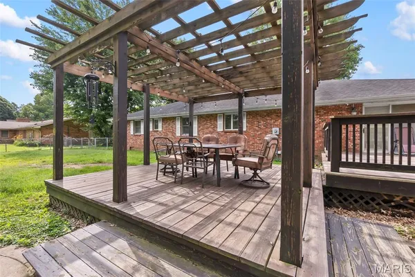 $270,000 | 218 Thomas Drive, Sikeston, MO 63801