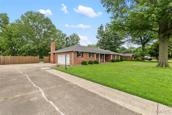 $270,000 | 218 Thomas Drive, Sikeston, MO 63801