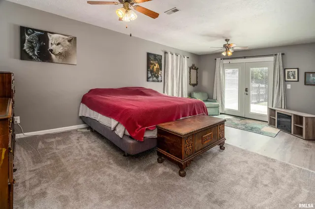 $233,000 | 905 North Granite Street, Marion, IL 62959