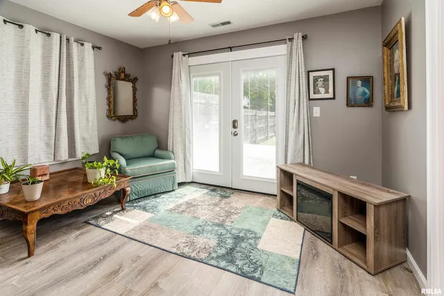 $233,000 | 905 North Granite Street, Marion, IL 62959