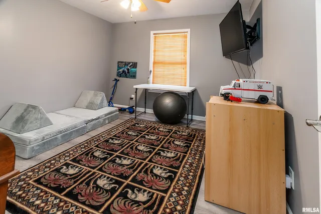 $233,000 | 905 North Granite Street, Marion, IL 62959