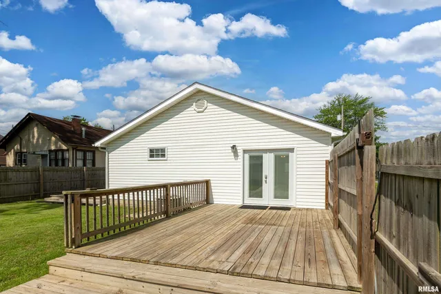 $233,000 | 905 North Granite Street, Marion, IL 62959