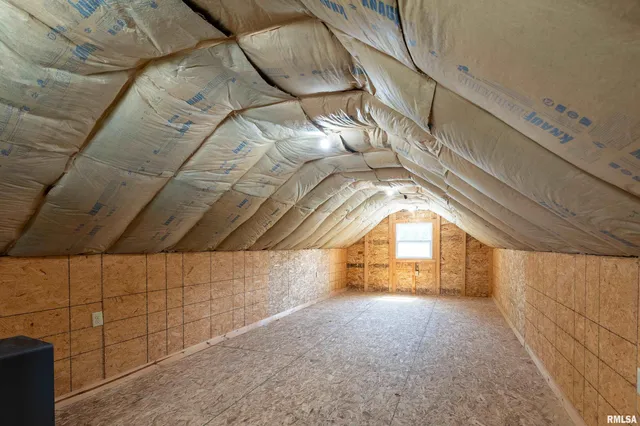 $233,000 | 905 North Granite Street, Marion, IL 62959