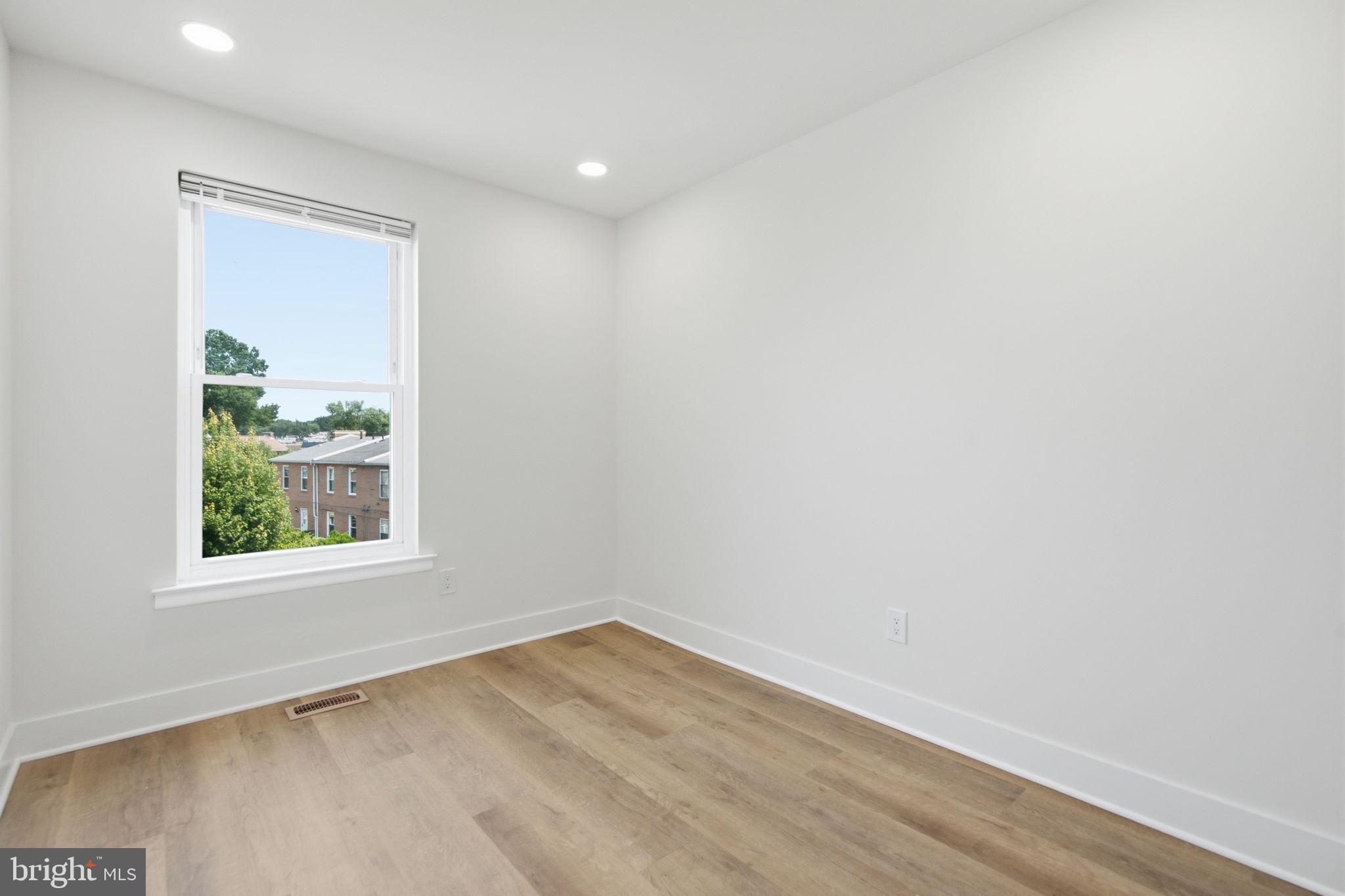 223 Parkdale Road Philadelphia, PA 19154 - Photo 18 of 29 Gallery Image 18