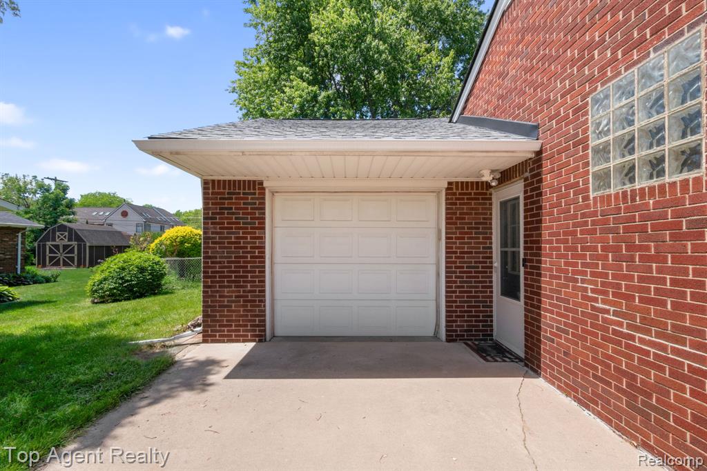 36365 Briarcliff Road Sterling Heights, MI 48312 - Photo 38 of 52
