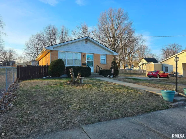 $135,000 | 1620 Cedar Street, Quincy, IL 62301