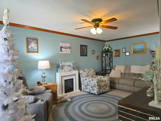 $135,000 | 1620 Cedar Street, Quincy, IL 62301