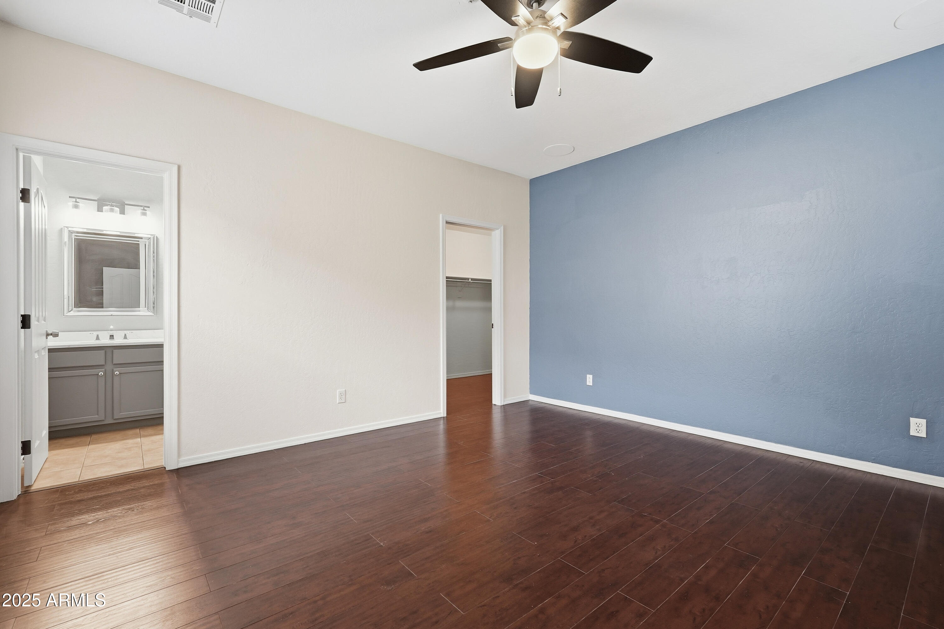 162 West Commerce Court Gilbert, AZ 85233 - Photo 21 of 29 an empty room with a bathroom and a sink