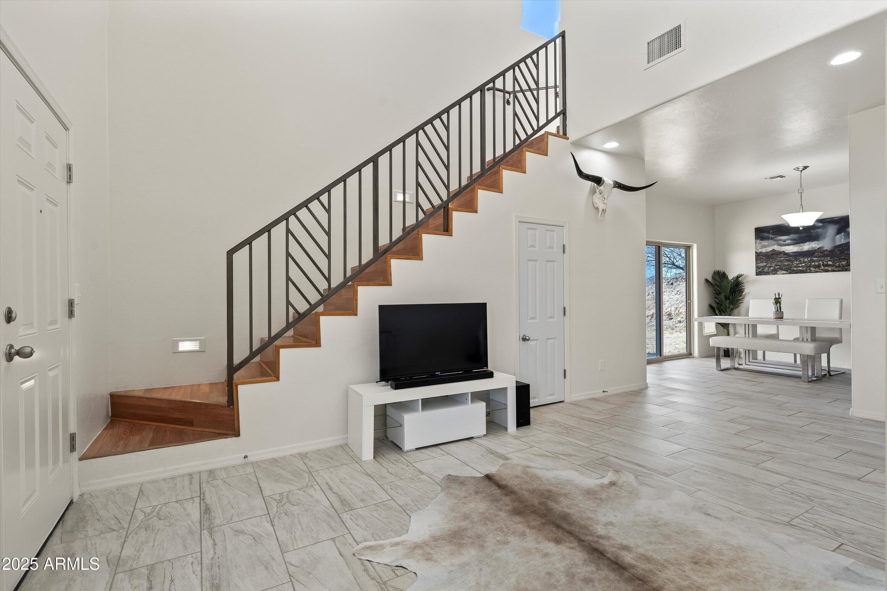 190 Círculo Silva Rio Rico, AZ 85648 - Photo 3 of 28 05-Living Area