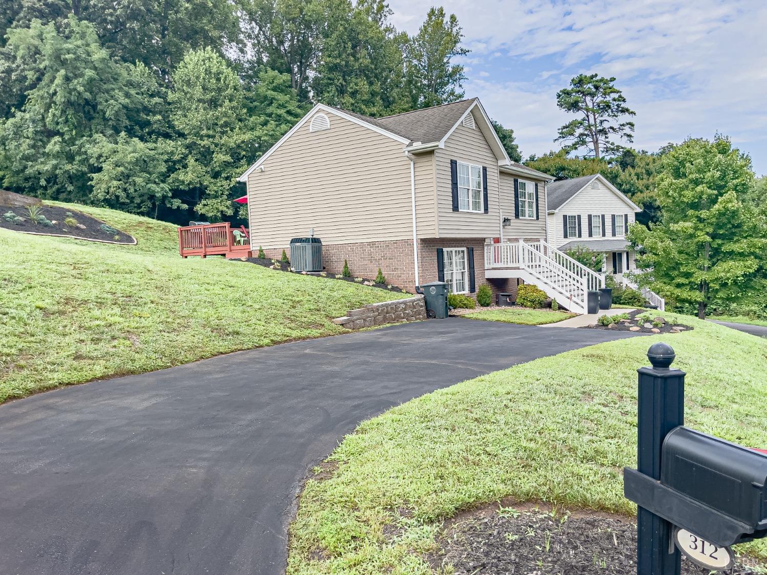 312 Towne Crier Road Lynchburg, VA 24502 - Photo 4 of 18 Gallery Image 4