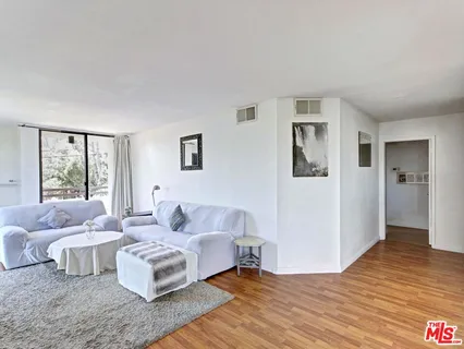 $838,000 | 911 North Kings Road, Unit 310, West Hollywood, CA 90069