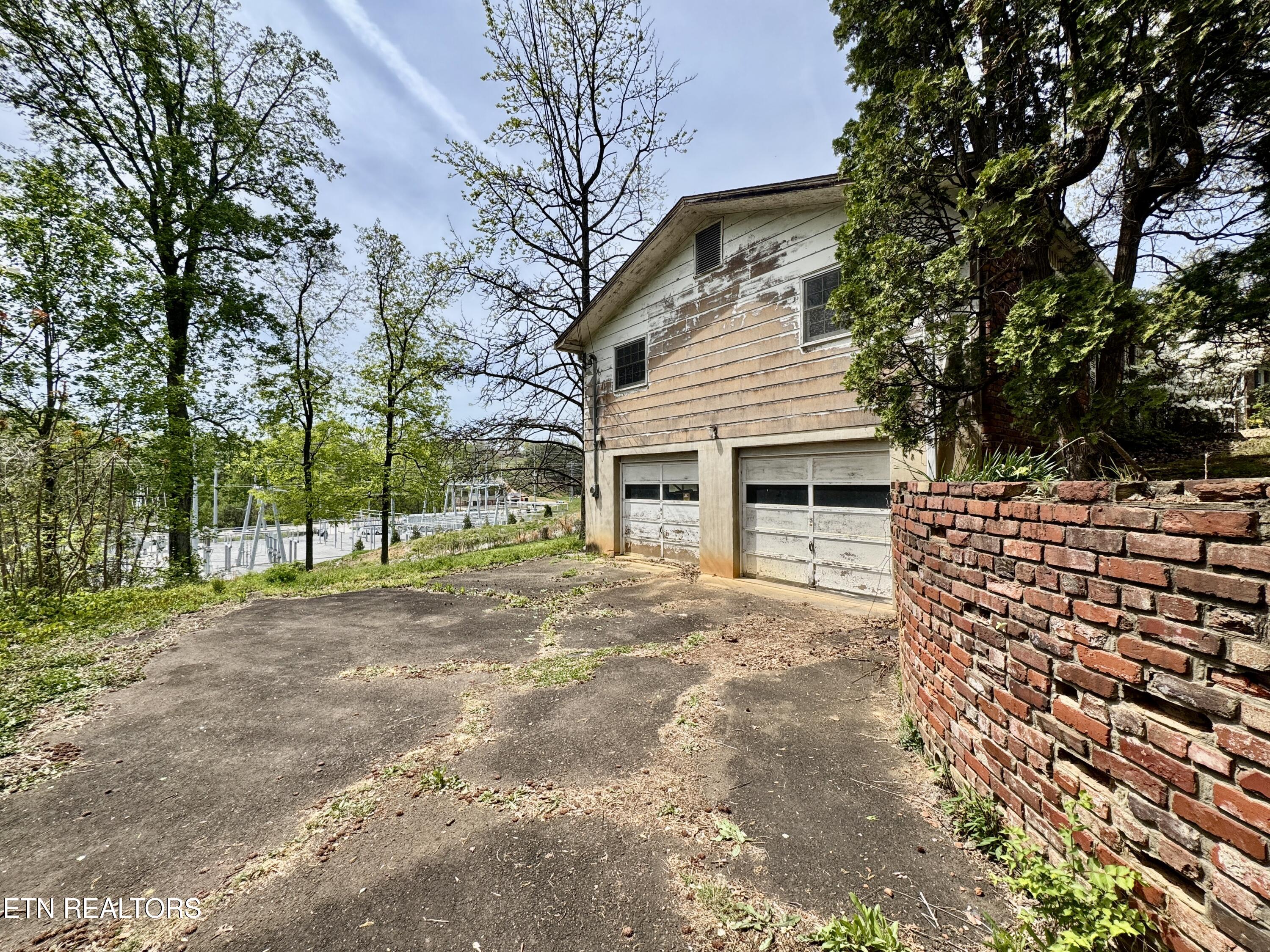 4520 Royalview Road Knoxville, TN 37921 - Photo 12 of 33 12