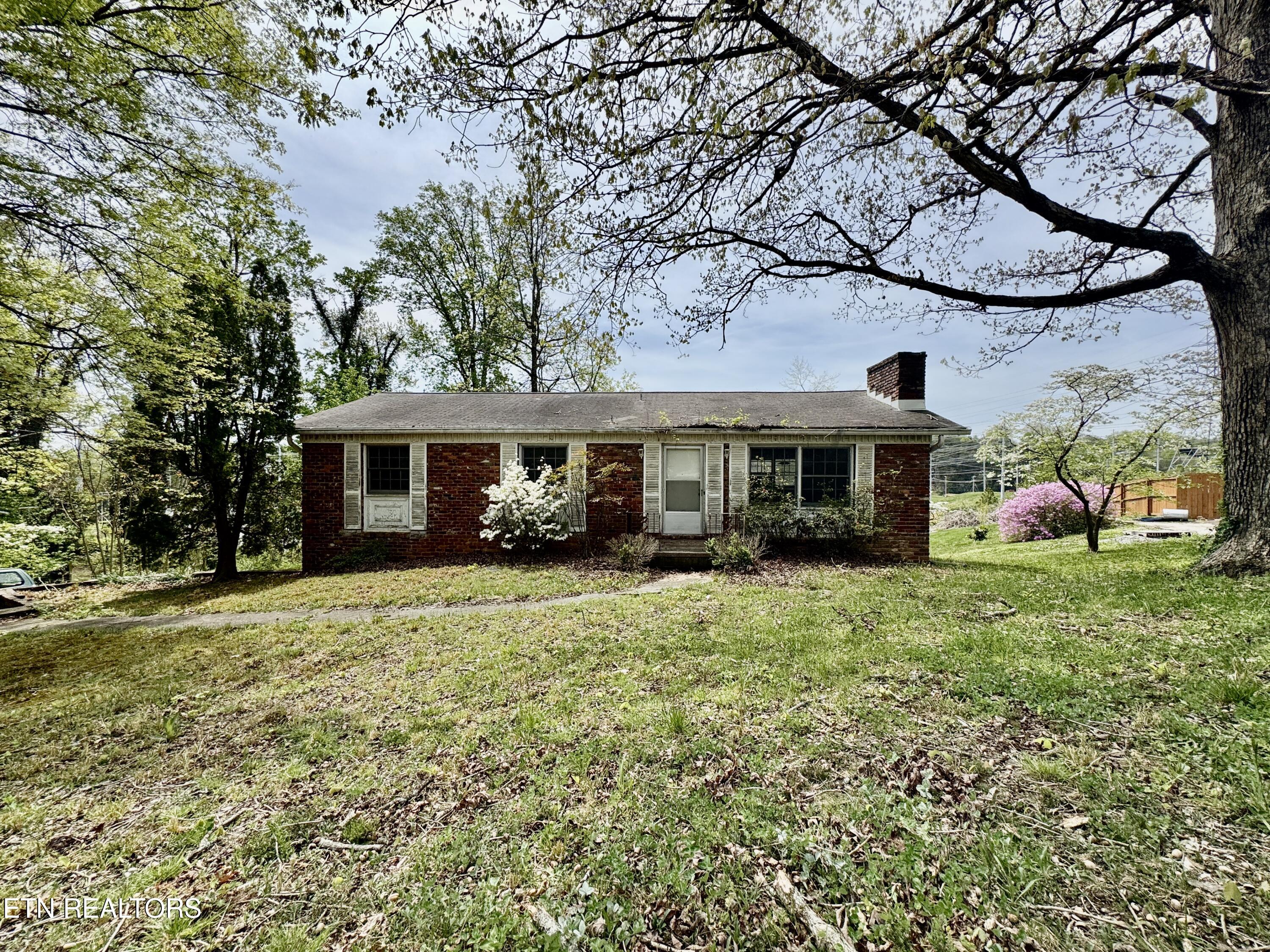 4520 Royalview Road Knoxville, TN 37921 - Photo 2 of 33 2