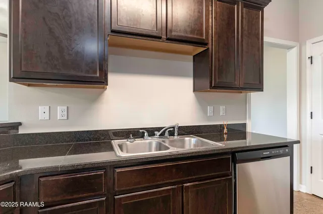 $2,100 | 132 Timber Edge Drive, Youngsville, LA 70592