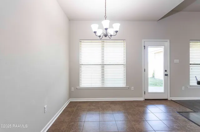 $2,100 | 132 Timber Edge Drive, Youngsville, LA 70592