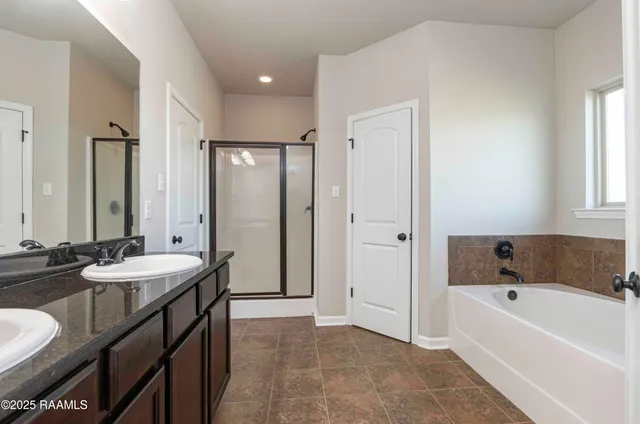 $2,100 | 132 Timber Edge Drive, Youngsville, LA 70592