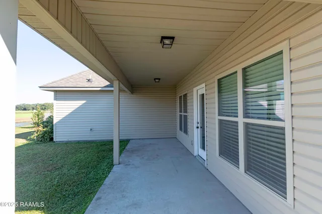 $2,100 | 132 Timber Edge Drive, Youngsville, LA 70592