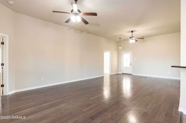 $2,100 | 132 Timber Edge Drive, Youngsville, LA 70592