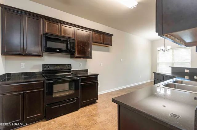 $2,100 | 132 Timber Edge Drive, Youngsville, LA 70592