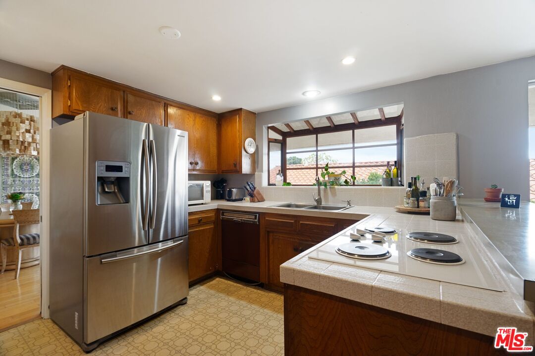 6847 Crest Road Rancho Palos Verdes, CA 90275 - Photo 15 of 42