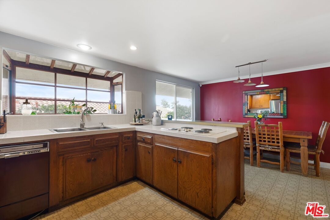 6847 Crest Road Rancho Palos Verdes, CA 90275 - Photo 17 of 42