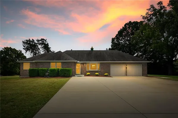 $1,078,487 | 3385 West 183rd Street, Stilwell, KS 66085
