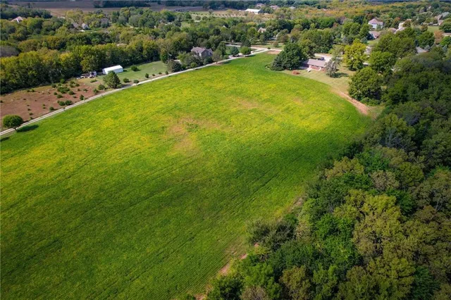 $1,195,000 | 3385 West 183rd Street, Stilwell, KS 66085