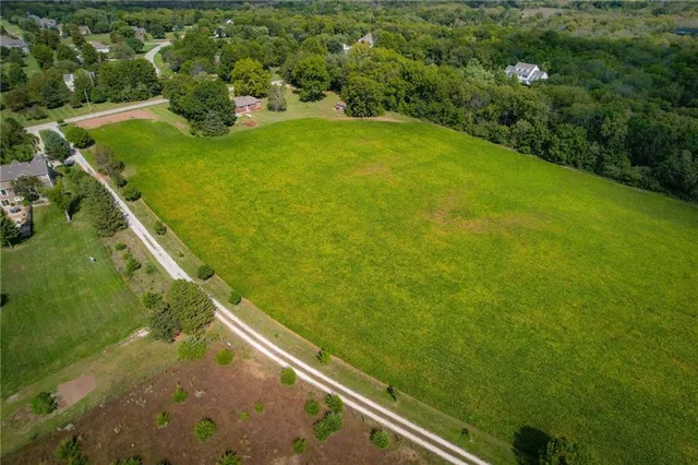 $1,195,000 | 3385 West 183rd Street, Stilwell, KS 66085