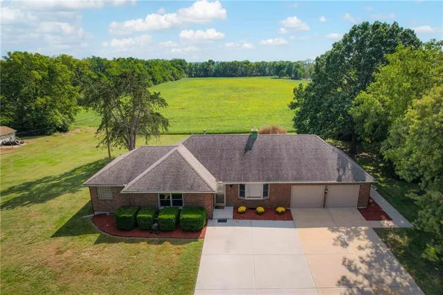 $1,195,000 | 3385 West 183rd Street, Stilwell, KS 66085